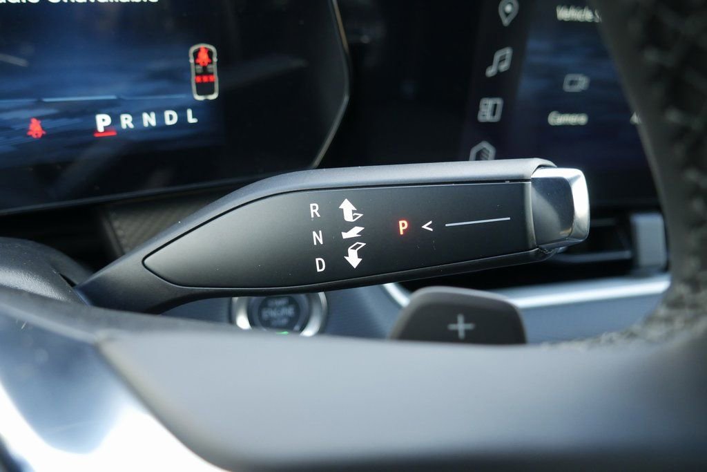 New 2025 Chevrolet Equinox LT w/ Convenience Package II FWD image 9