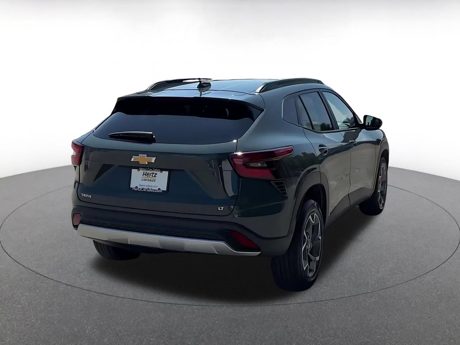 Used 2025 Chevrolet Trax LT FWD image 13
