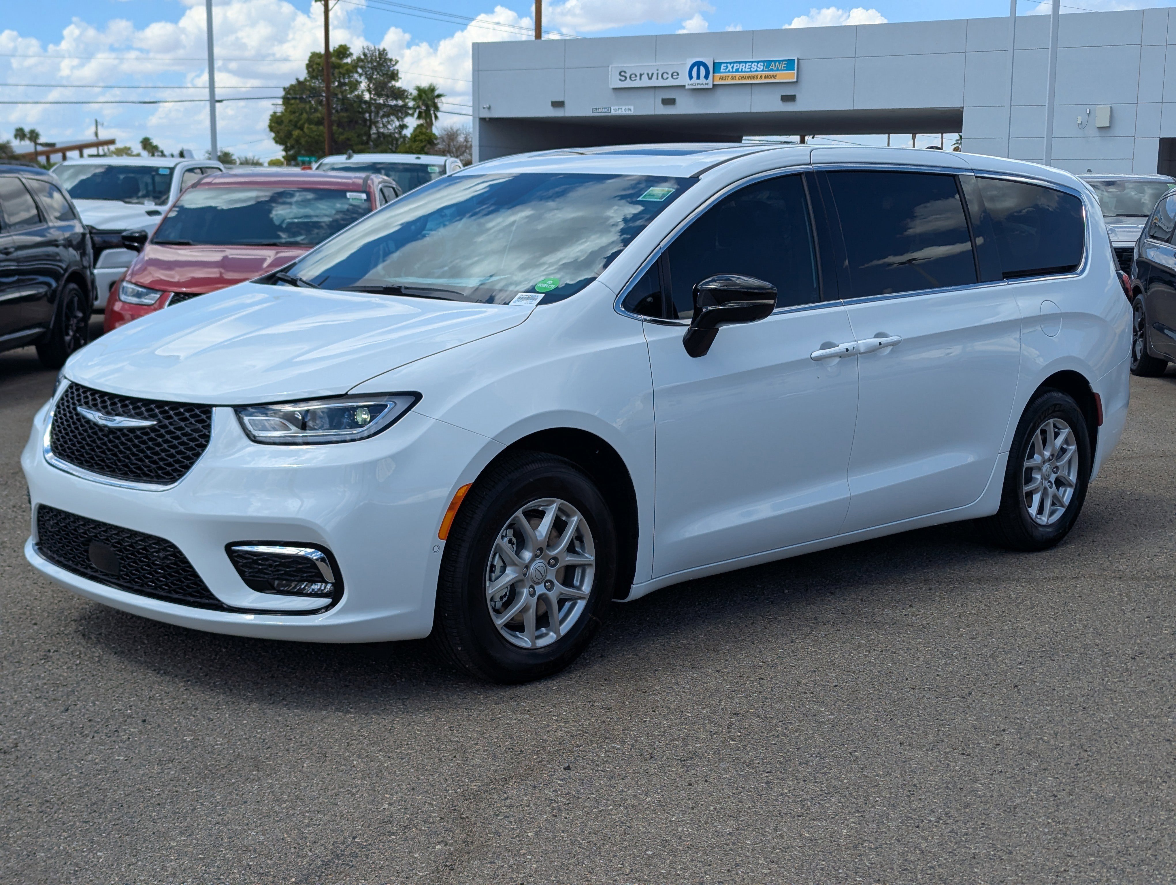 New 2026 Chrysler Pacifica Select image 5