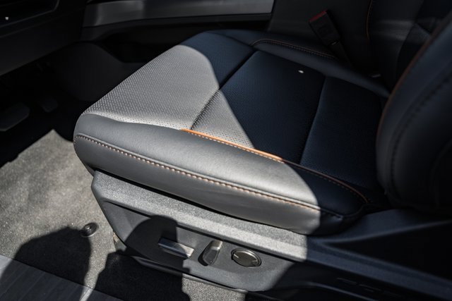 New 2026 Ford F250 Lariat w/ FX4 Off-Road Package image 38