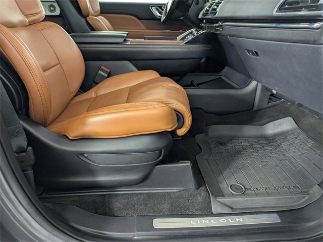 Used 2021 Lincoln Navigator Reserve w/ Luxury Package image 40