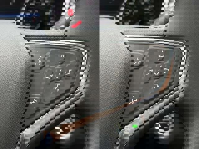 Used 2023 Chevrolet Equinox LT FWD image 22