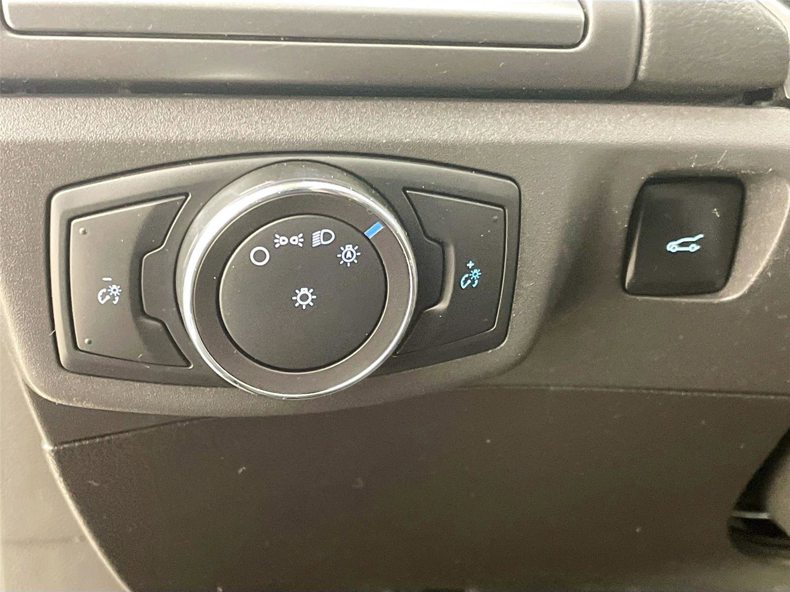 Used 2013 Ford Fusion SE FWD image 13