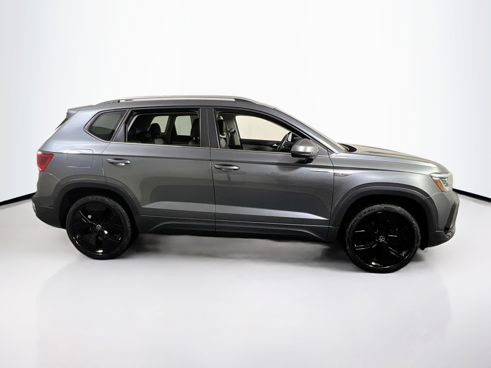 Used 2022 Volkswagen Taos SEL image 4