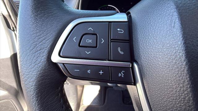 Certified 2025 Toyota Sienna XLE FWD image 32