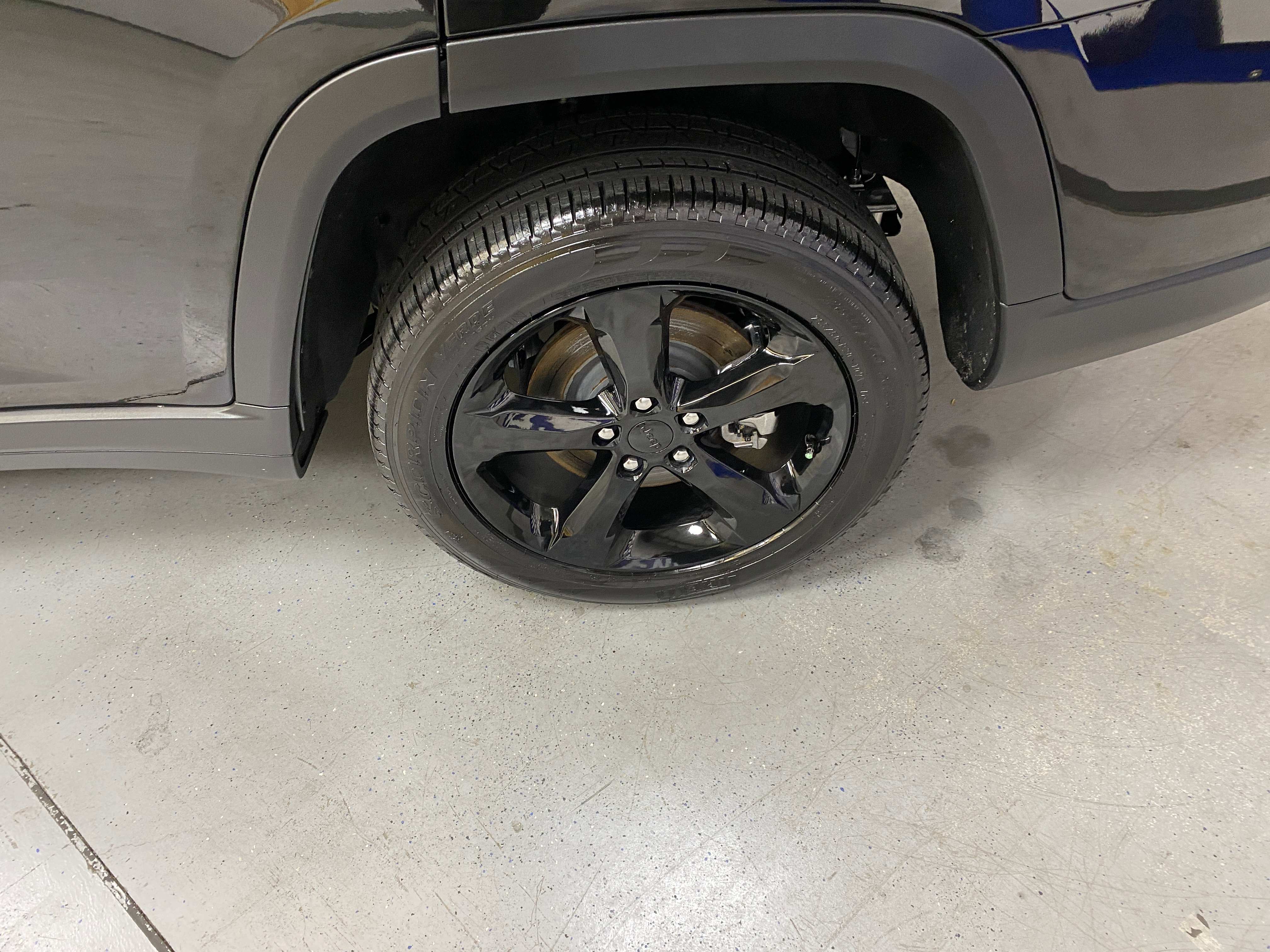 Used 2025 Jeep Grand Cherokee L Limited w/ Black Appearance Package image 12