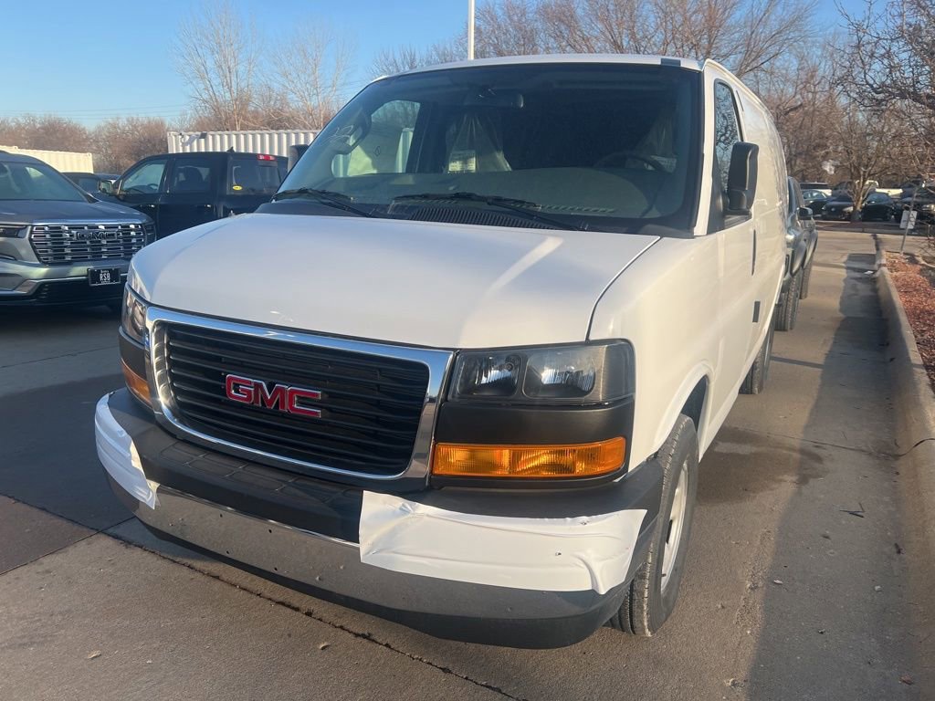 New 2026 GMC Savana 2500 Work Van image 5