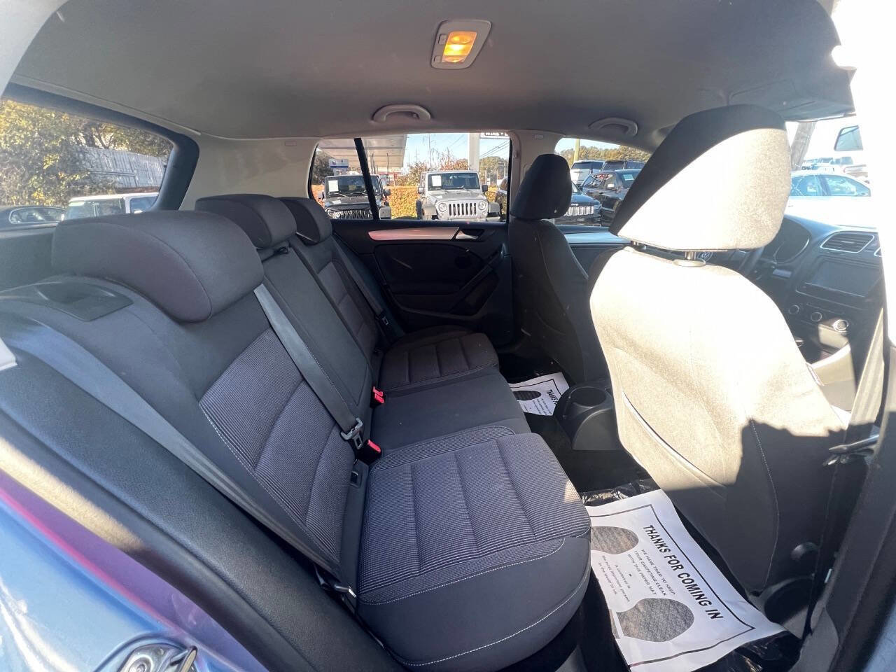 Used 2010 Volkswagen Golf 4-Door image 12