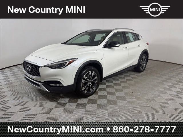 Used 2018 INFINITI QX30 Premium w/ Navigation Package image 3