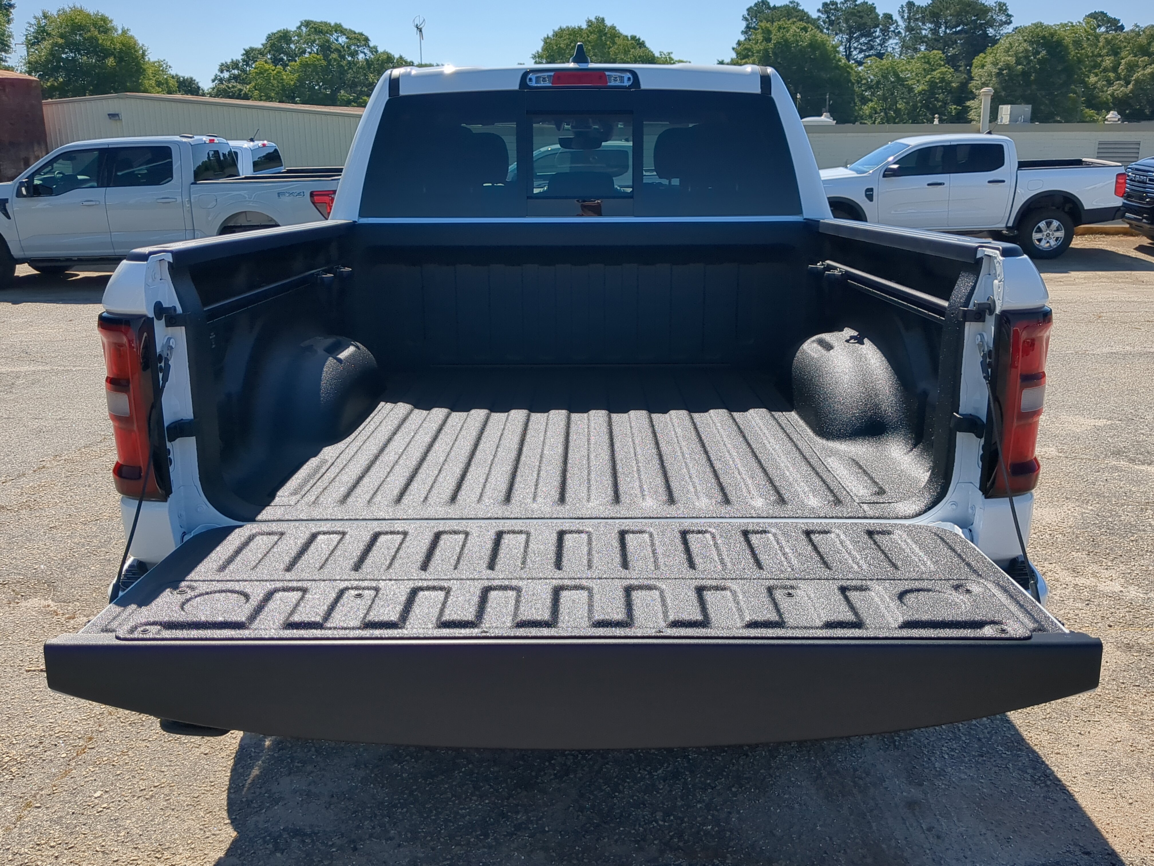 New 2026 RAM 1500 Big Horn AWD/4WD image 11