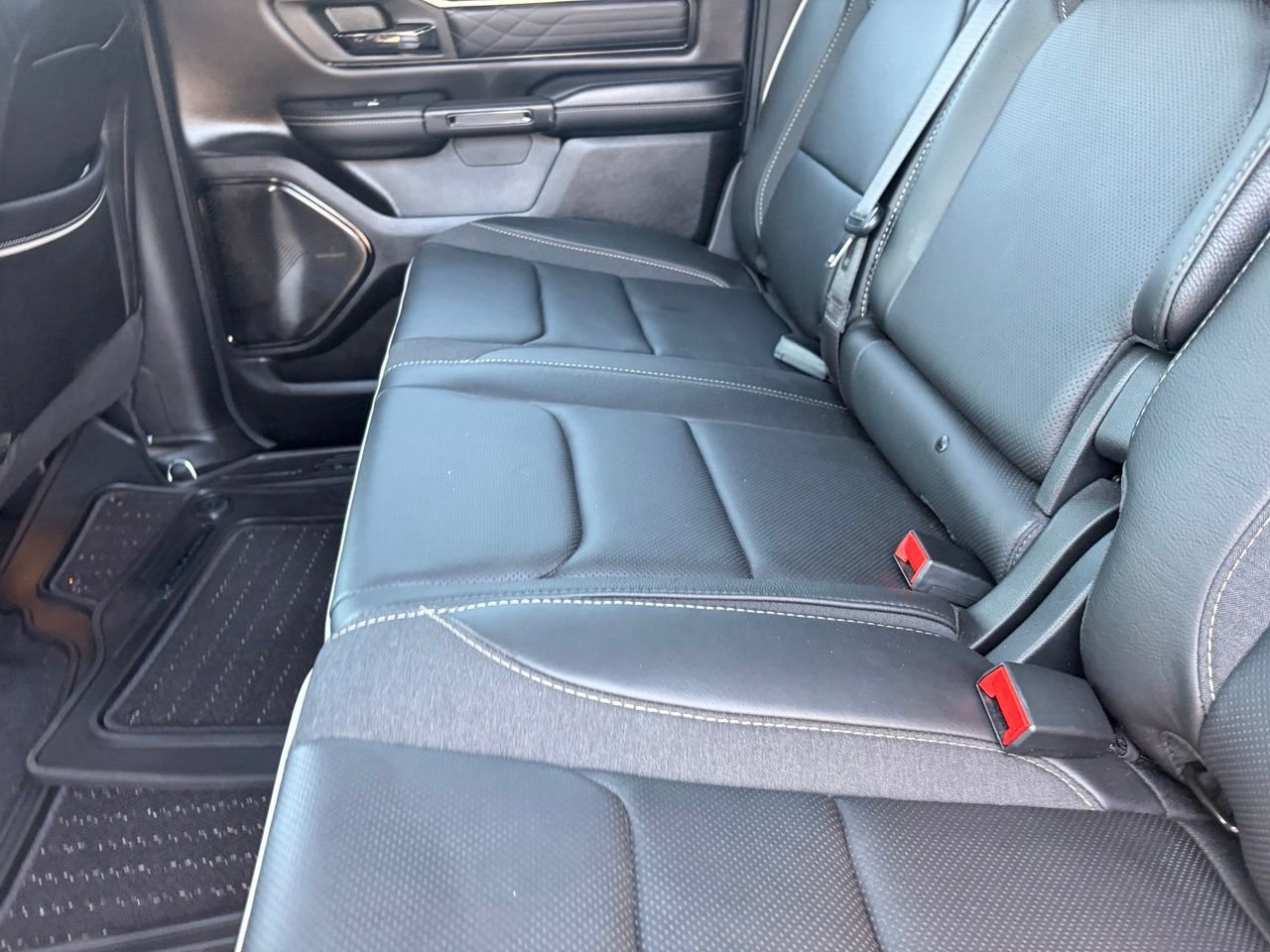 Used 2025 RAM 1500 Limited AWD/4WD image 16