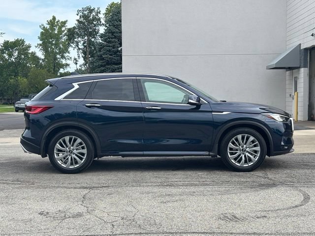 Used 2023 INFINITI QX50 Luxe AWD/4WD image 2