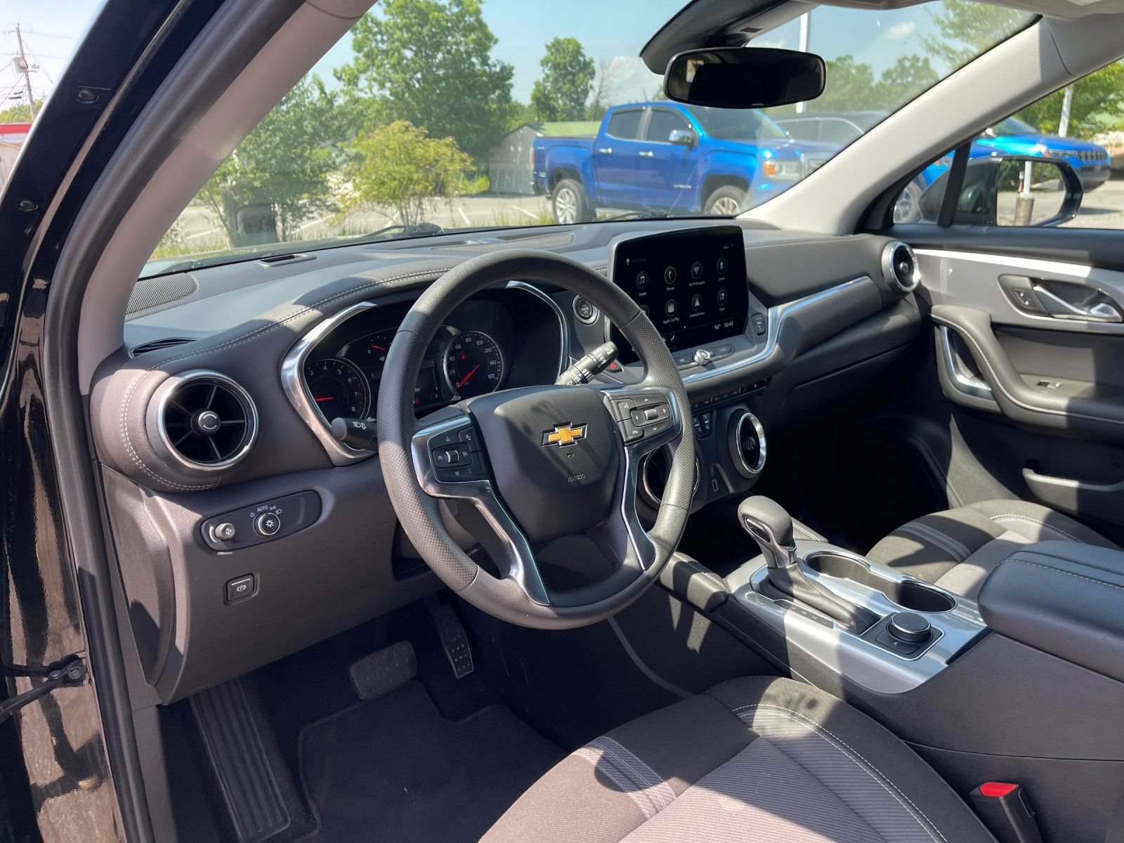 Used 2025 Chevrolet Blazer LT AWD/4WD image 11