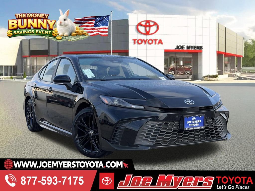Used 2025 Toyota Camry SE FWD image 1
