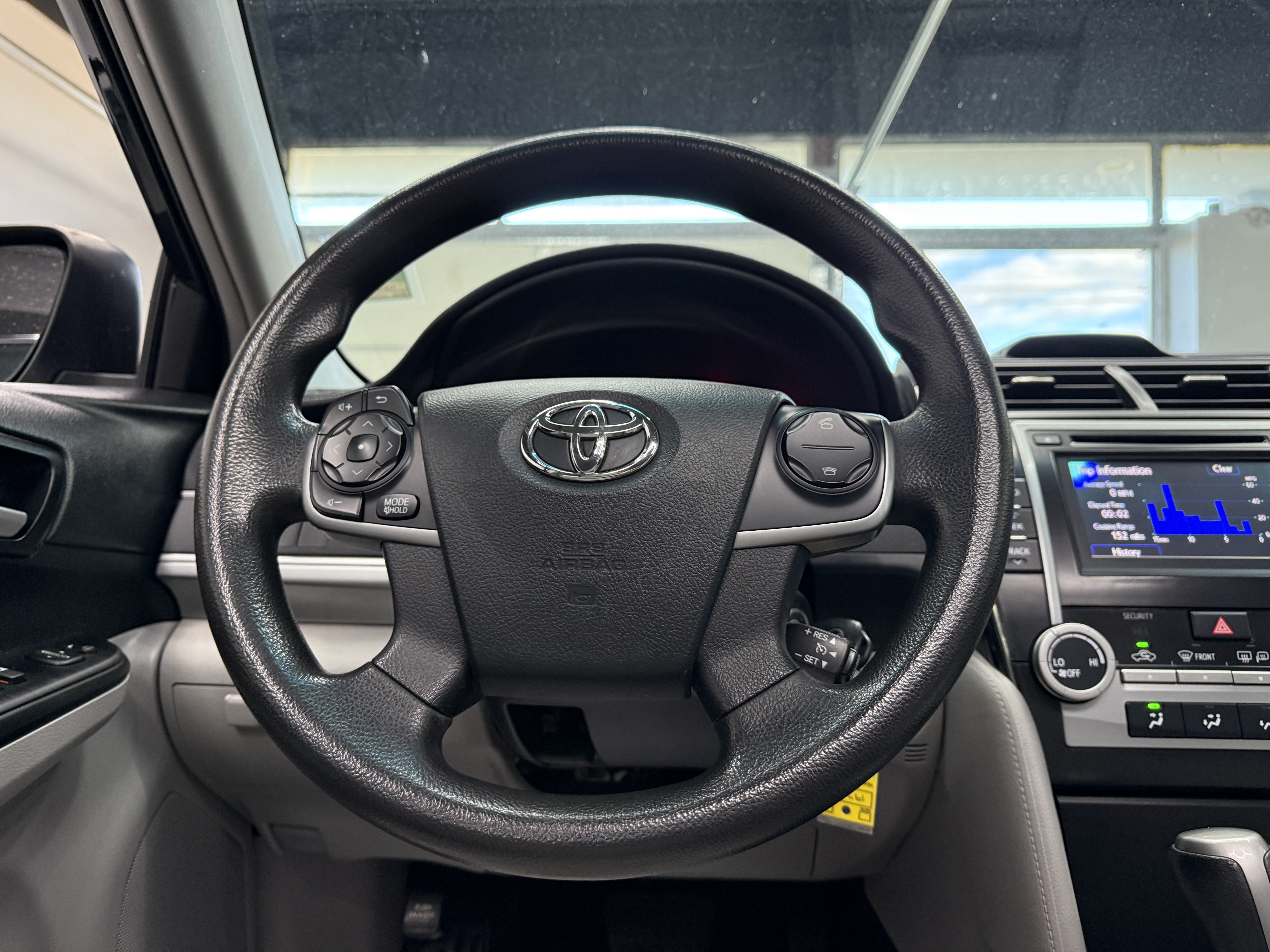 Used 2013 Toyota Camry LE FWD image 13