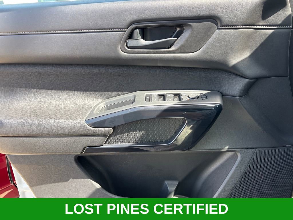 Used 2024 Nissan Pathfinder SV image 20