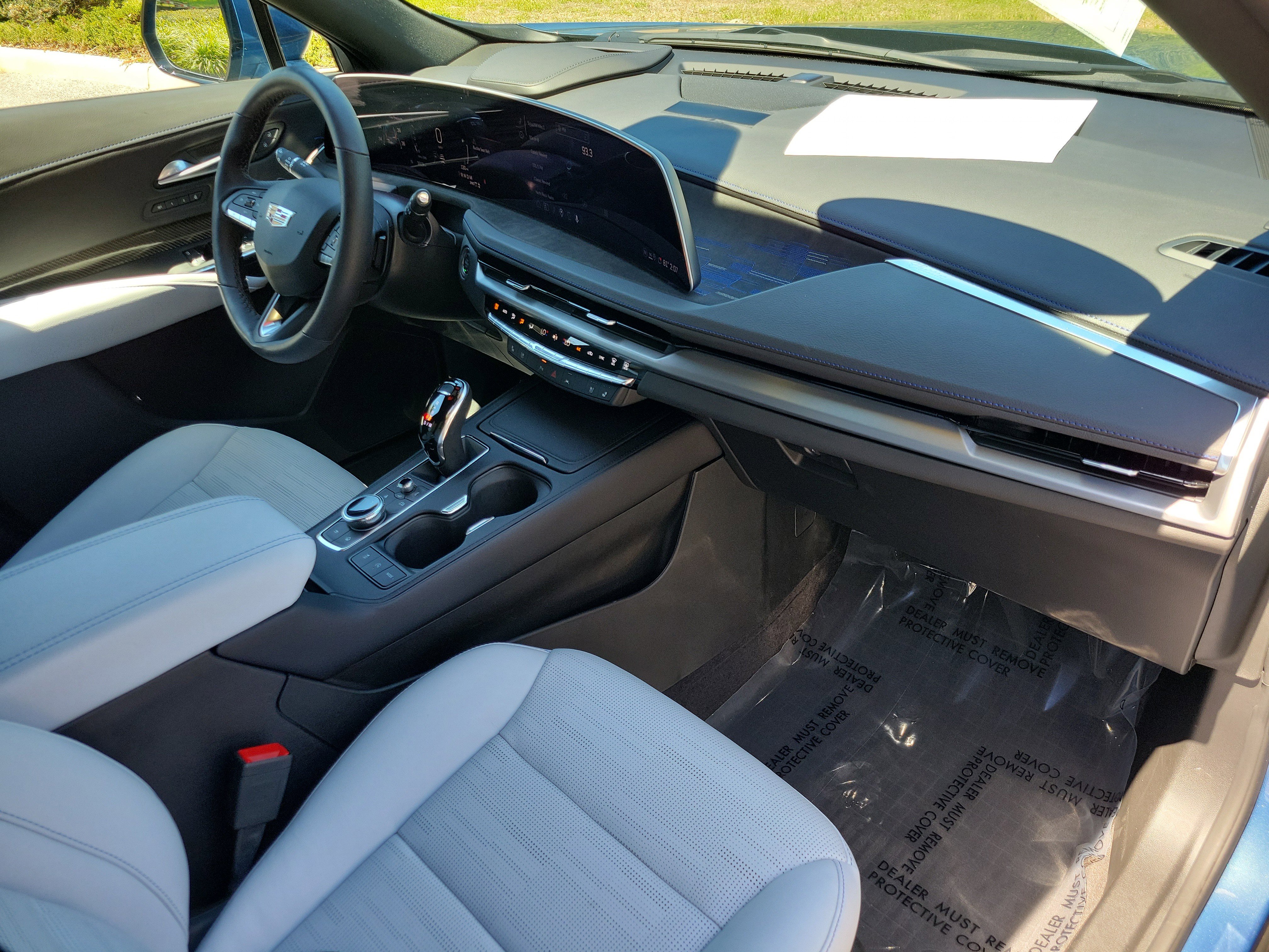 Used 2025 Cadillac XT4 Sport image 11