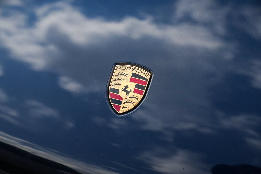 Certified 2021 Porsche Macan AWD/4WD image 8