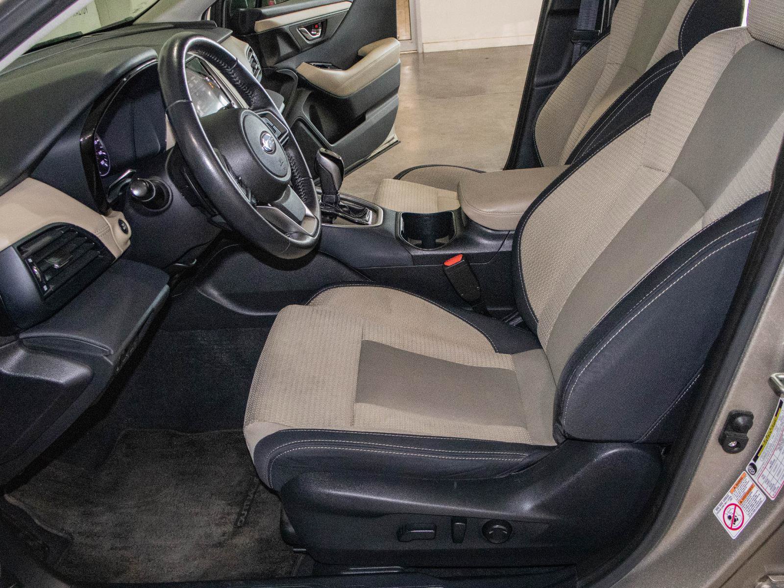 Used 2020 Subaru Outback Premium image 7