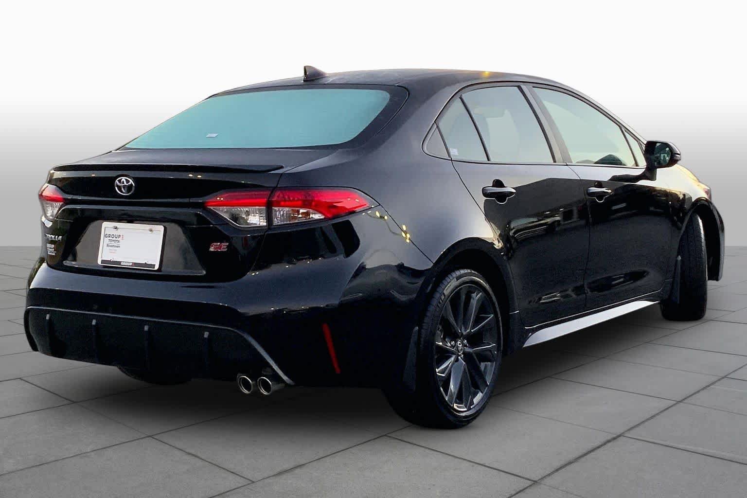 Used 2025 Toyota Corolla SE FWD image 12