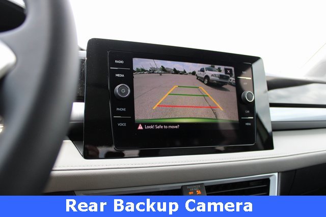 New 2025 Volkswagen Taos SEL image 3