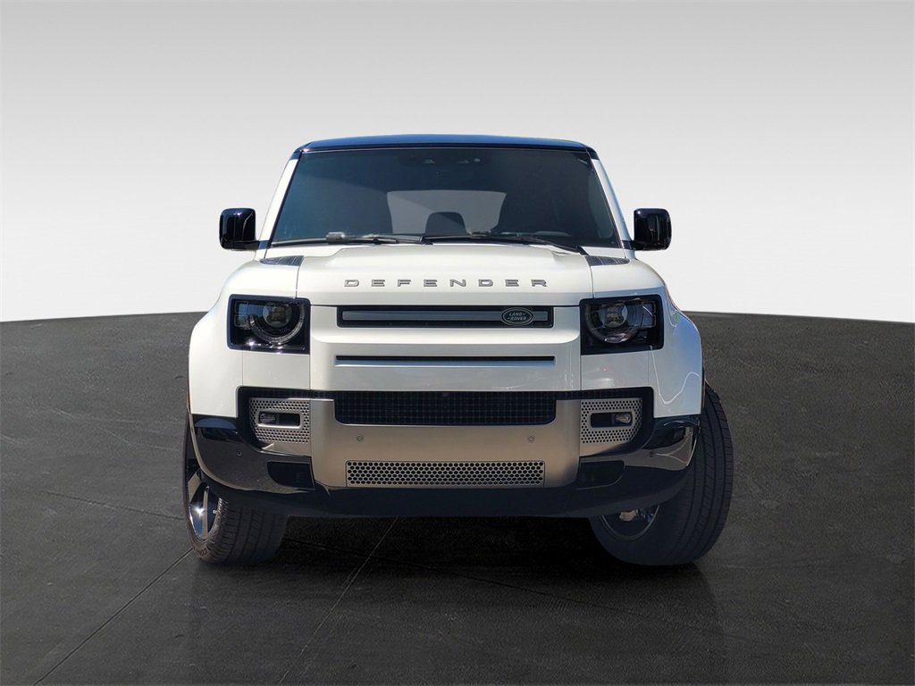 New 2025 Land Rover Defender 110 X-Dynamic SE image 2