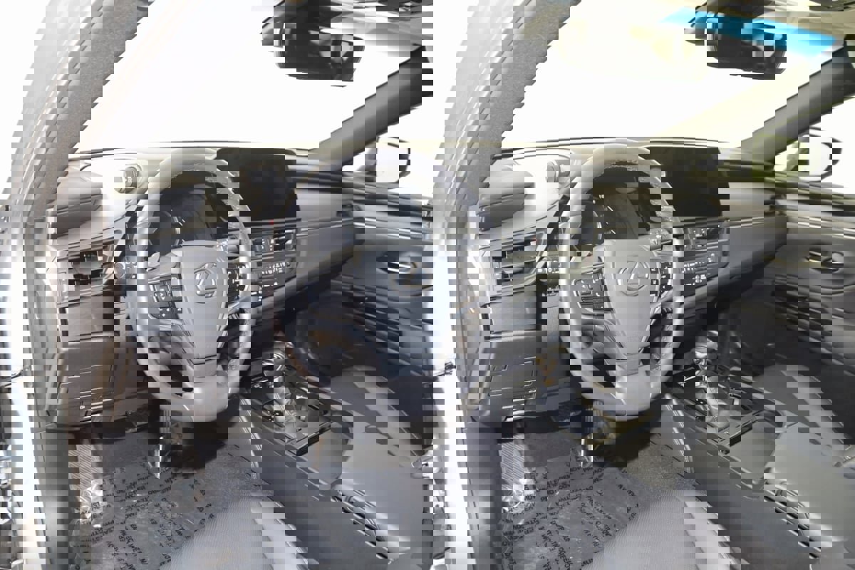 Used 2024 Lexus ES 350 w/ Accessory Package (Z2) image 25