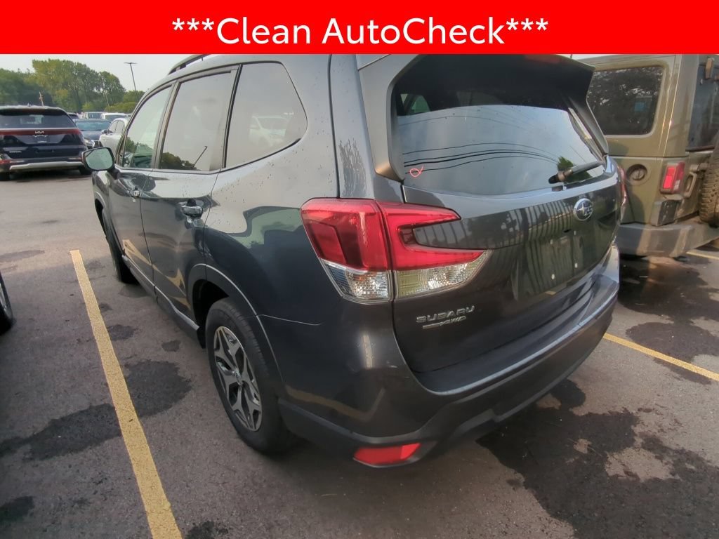 Used 2022 Subaru Forester Premium AWD/4WD image 3