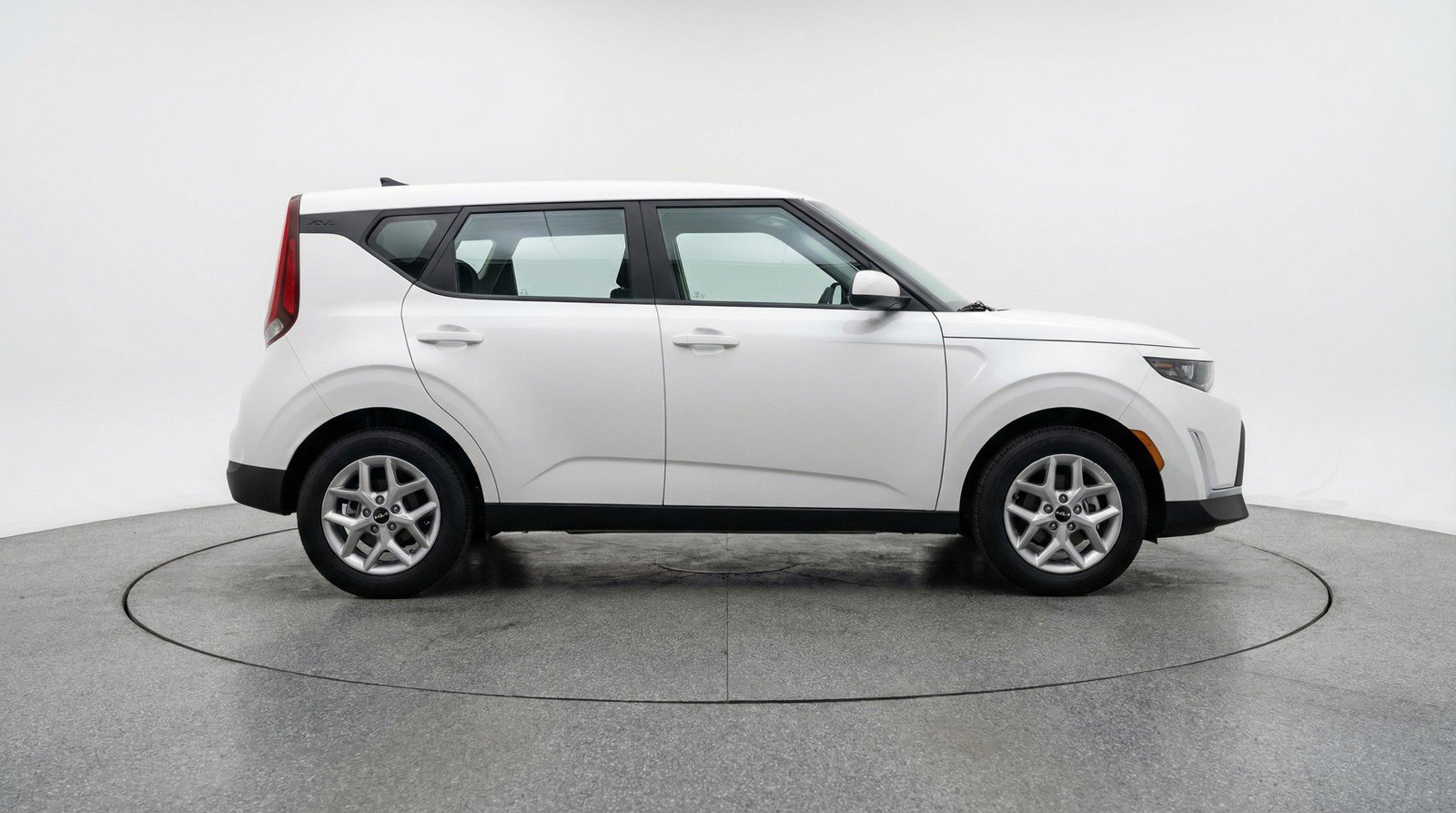 Used 2025 Kia Soul LX w/ LX Technology Package image 11