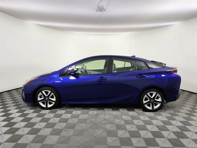 Used 2016 Toyota Prius Three Touring w/ Preferred Accessory Package FWD image 2