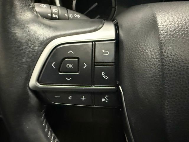 Used 2021 Toyota Highlander XLE image 18