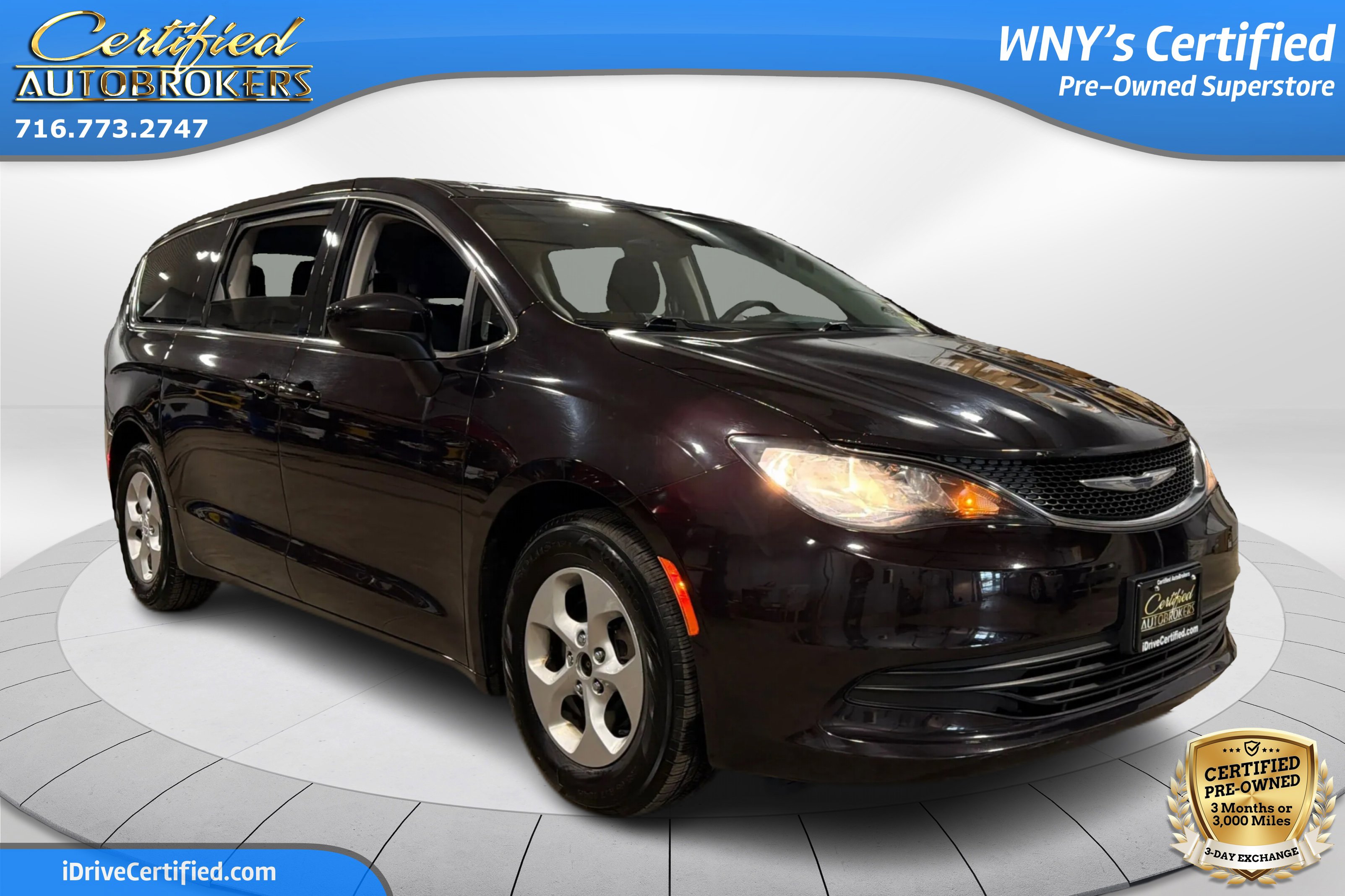 Used 2017 Chrysler Pacifica LX w/ Tire & Wheel Group FWD image 3