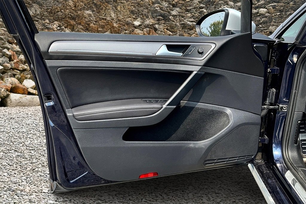 Used 2017 Volkswagen Golf Alltrack S image 20