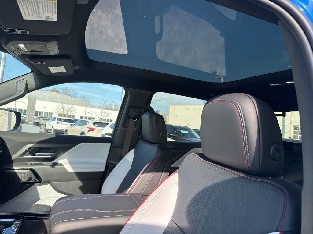 Used 2025 Chevrolet Silverado EV RST image 11