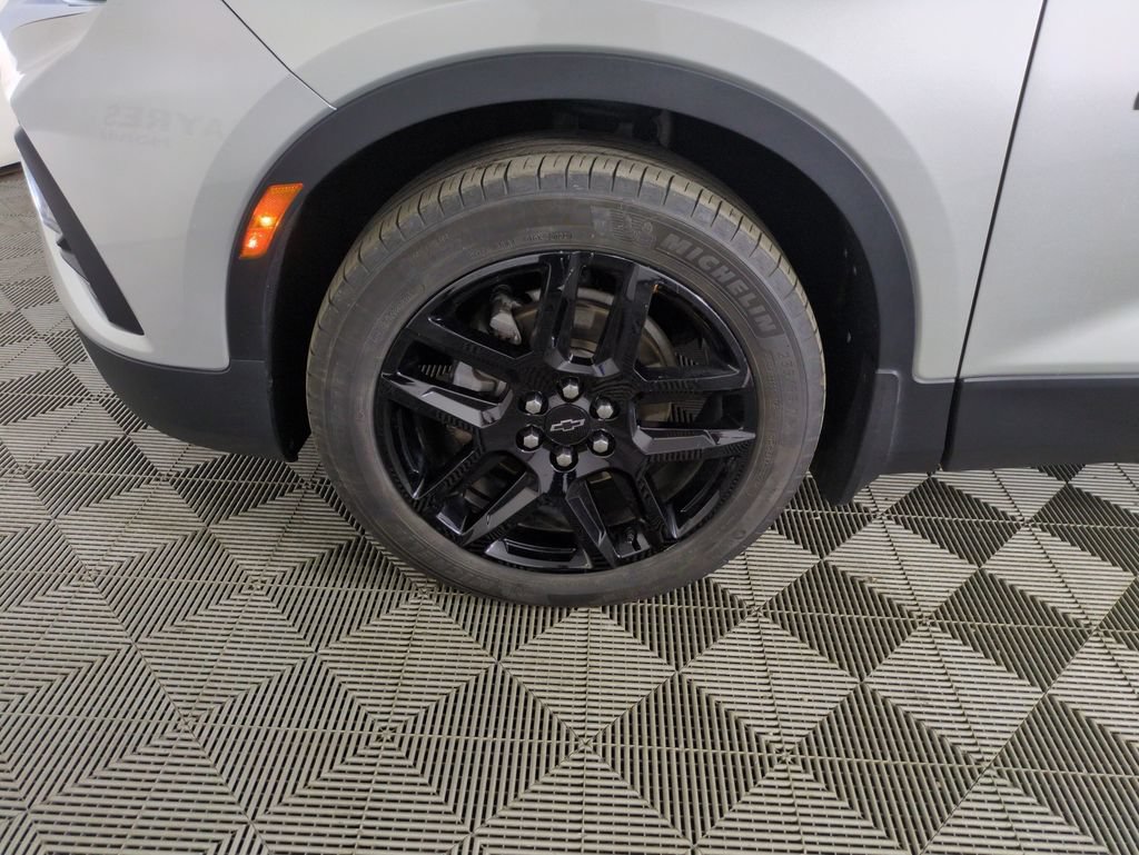 Used 2020 Chevrolet Blazer LT FWD image 28
