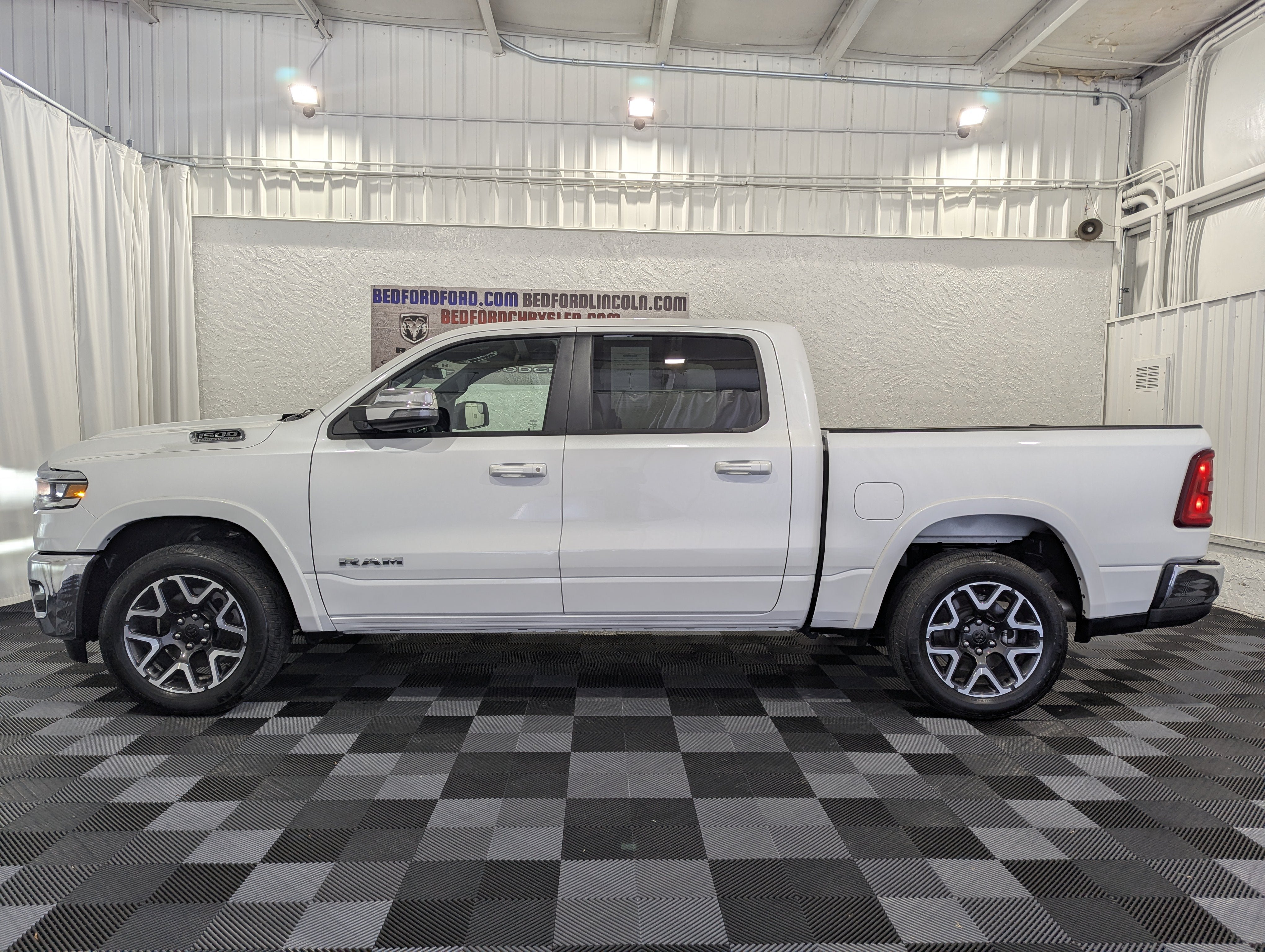 Used 2026 RAM 1500 Laramie AWD/4WD image 2