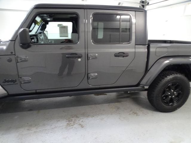 Used 2022 Jeep Gladiator Sport AWD/4WD image 16