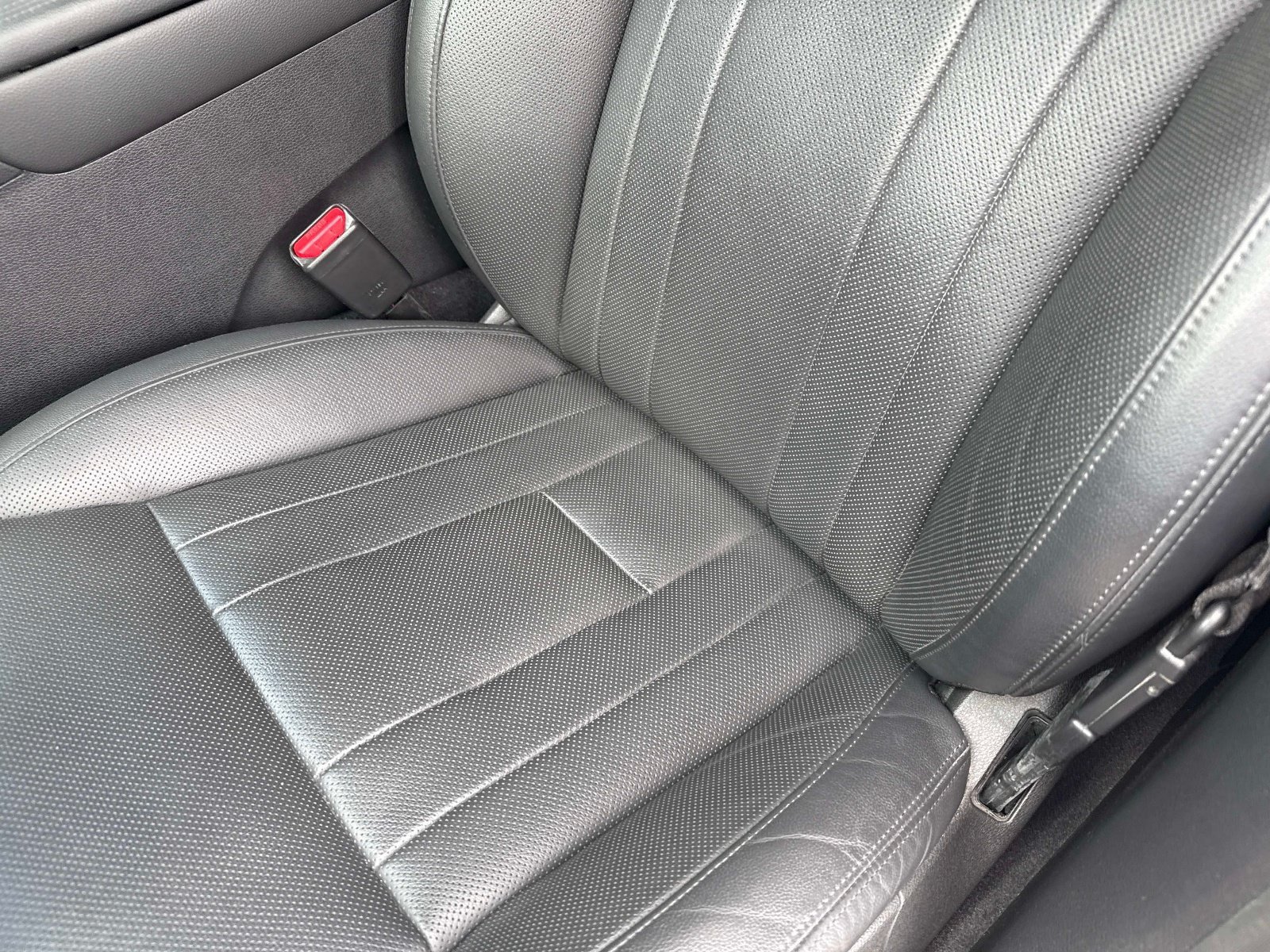 Used 2019 Genesis G80 3.8 w/ Sport Package 02 RWD image 5