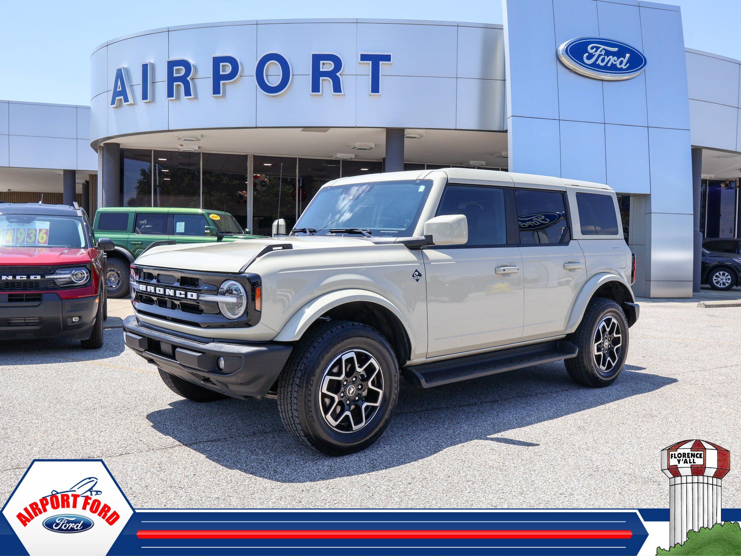 Used 2025 Ford Bronco Outer Banks AWD/4WD image 1