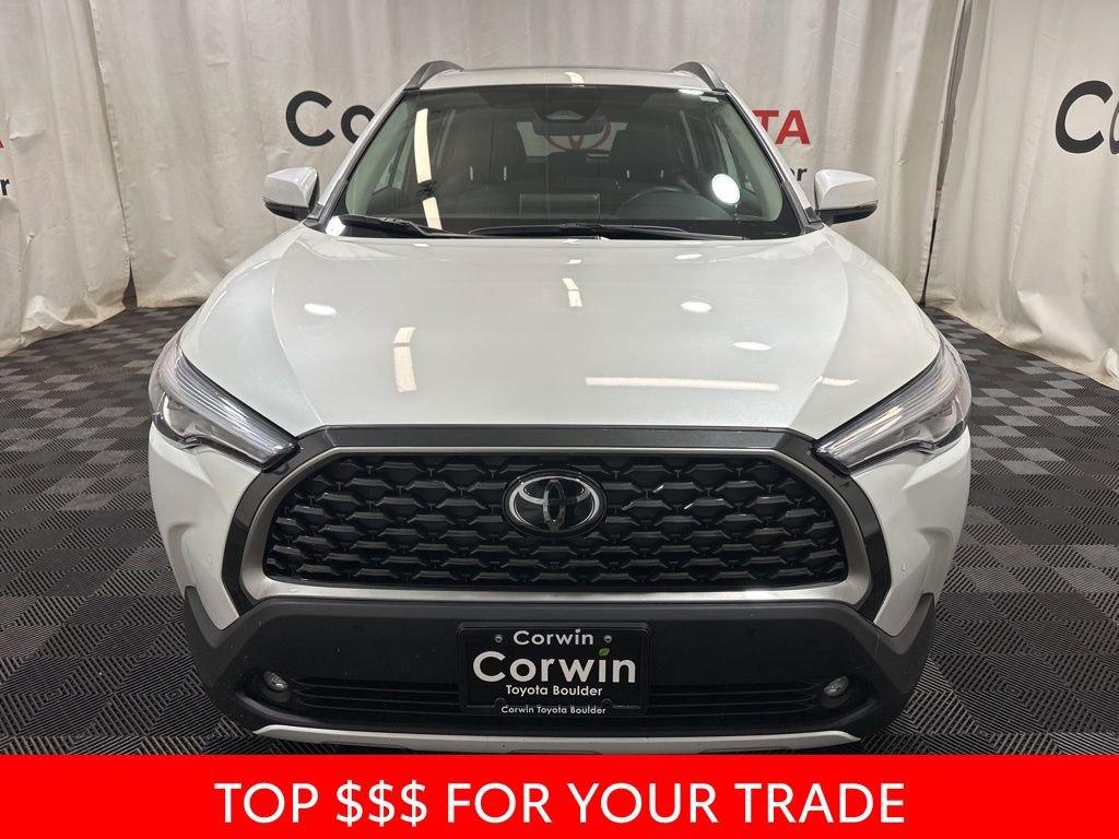 Used 2023 Toyota Corolla Cross XLE w/ Convenience Package FWD image 2
