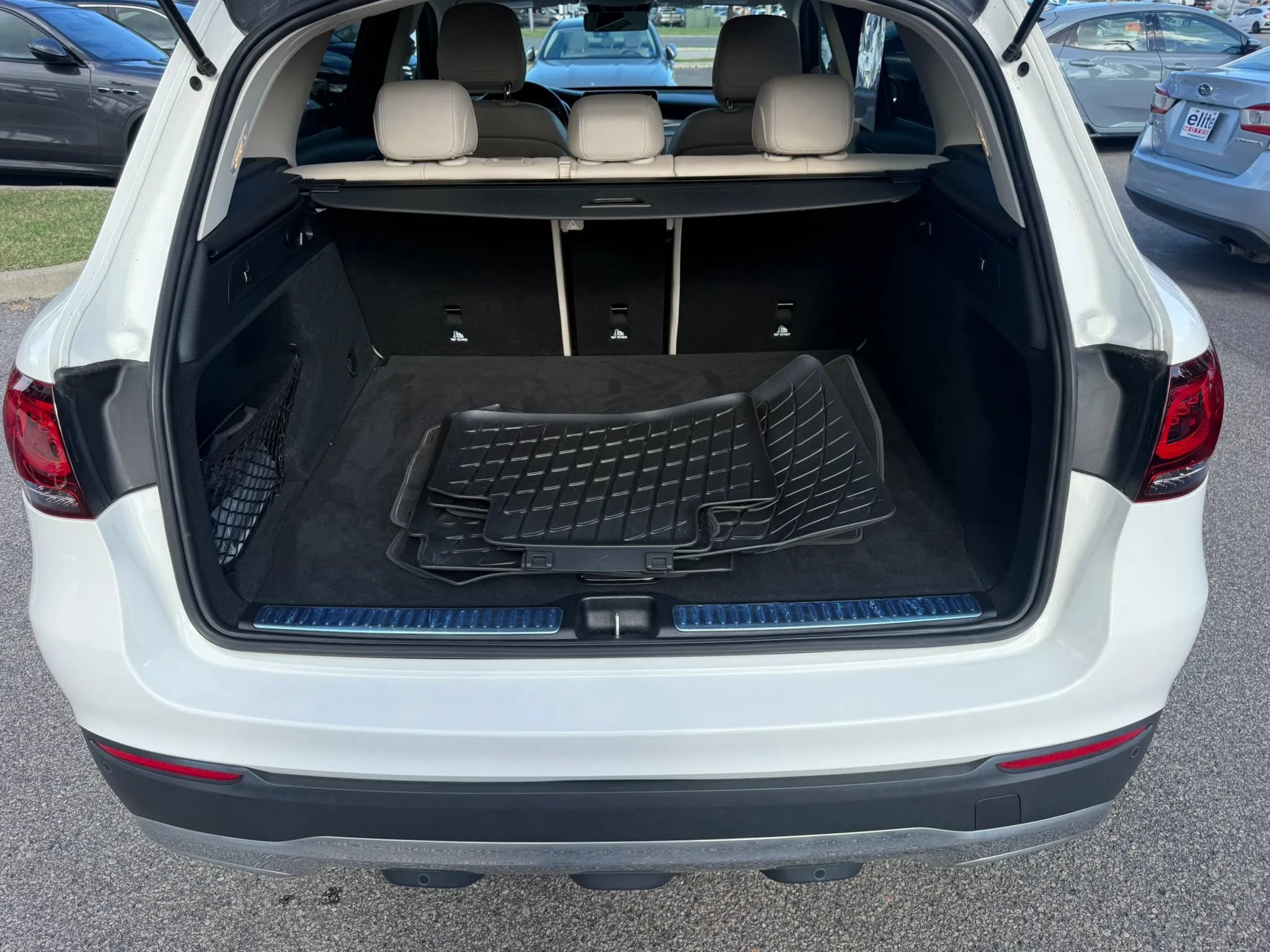 Used 2022 Mercedes-Benz GLC 300 4MATIC w/ Multimedia Package Lite image 35