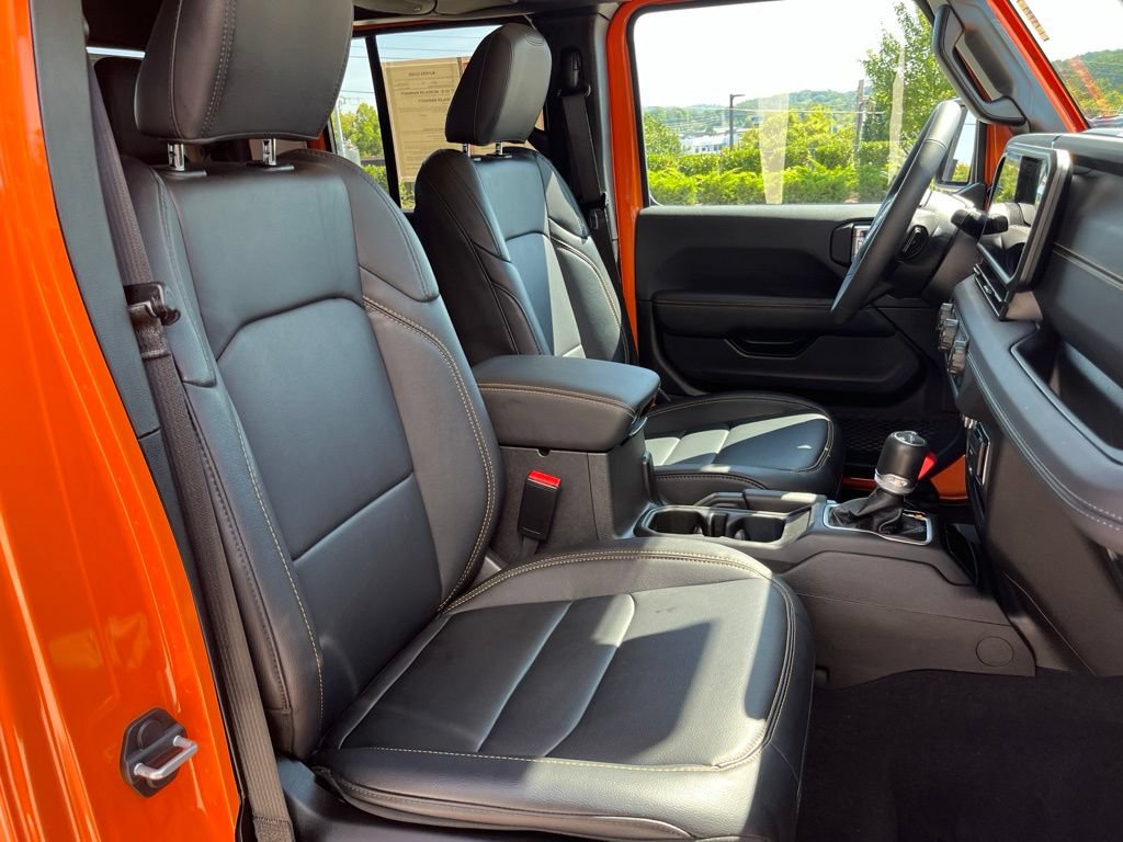 Used 2025 Jeep Gladiator Sport w/ Premium Package AWD/4WD image 29
