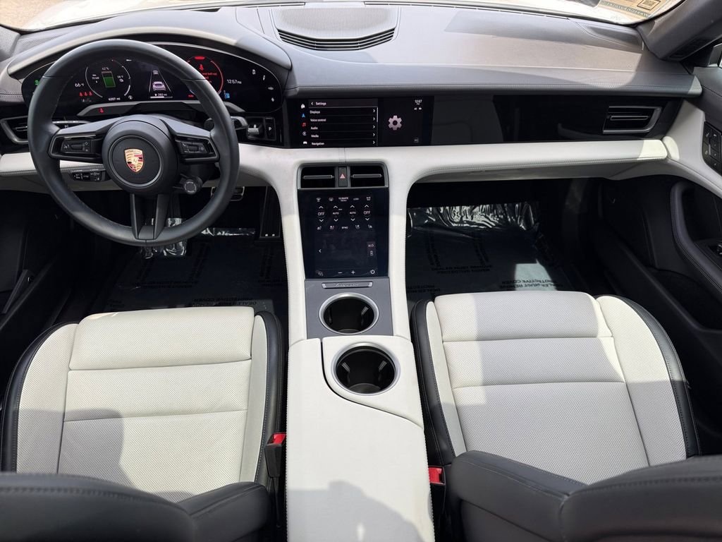 Used 2025 Porsche Taycan image 12
