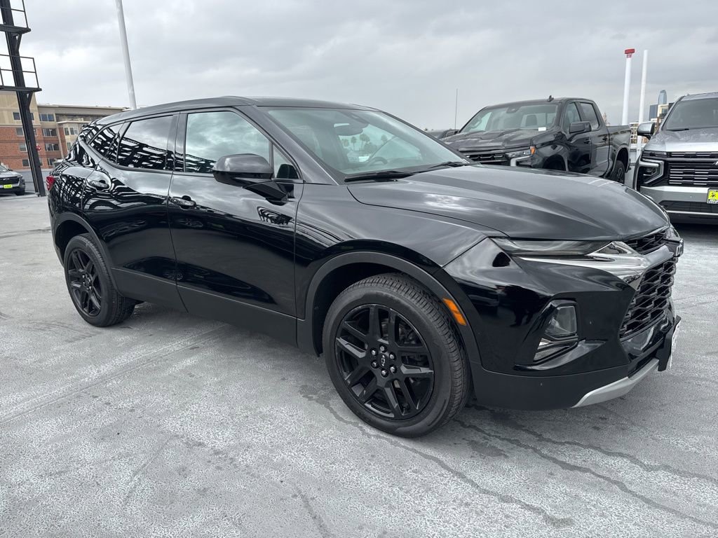 Used 2022 Chevrolet Blazer LT w/ LPO, Black Grille Bar Package FWD image 3