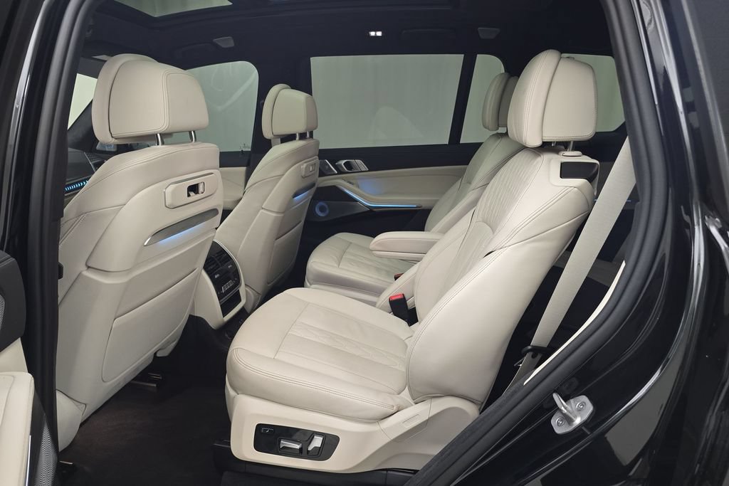 Certified 2025 BMW X7 xDrive40i w/ Executive Package AWD/4WD image 24