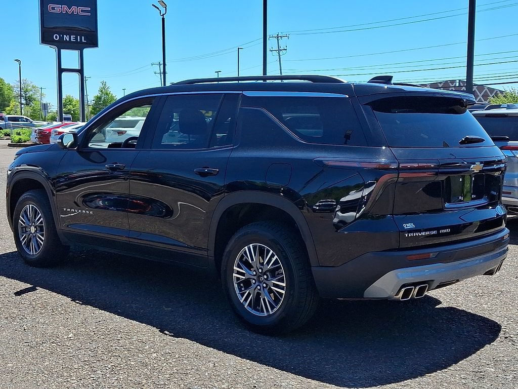 Used 2026 Chevrolet Traverse LT AWD/4WD image 4