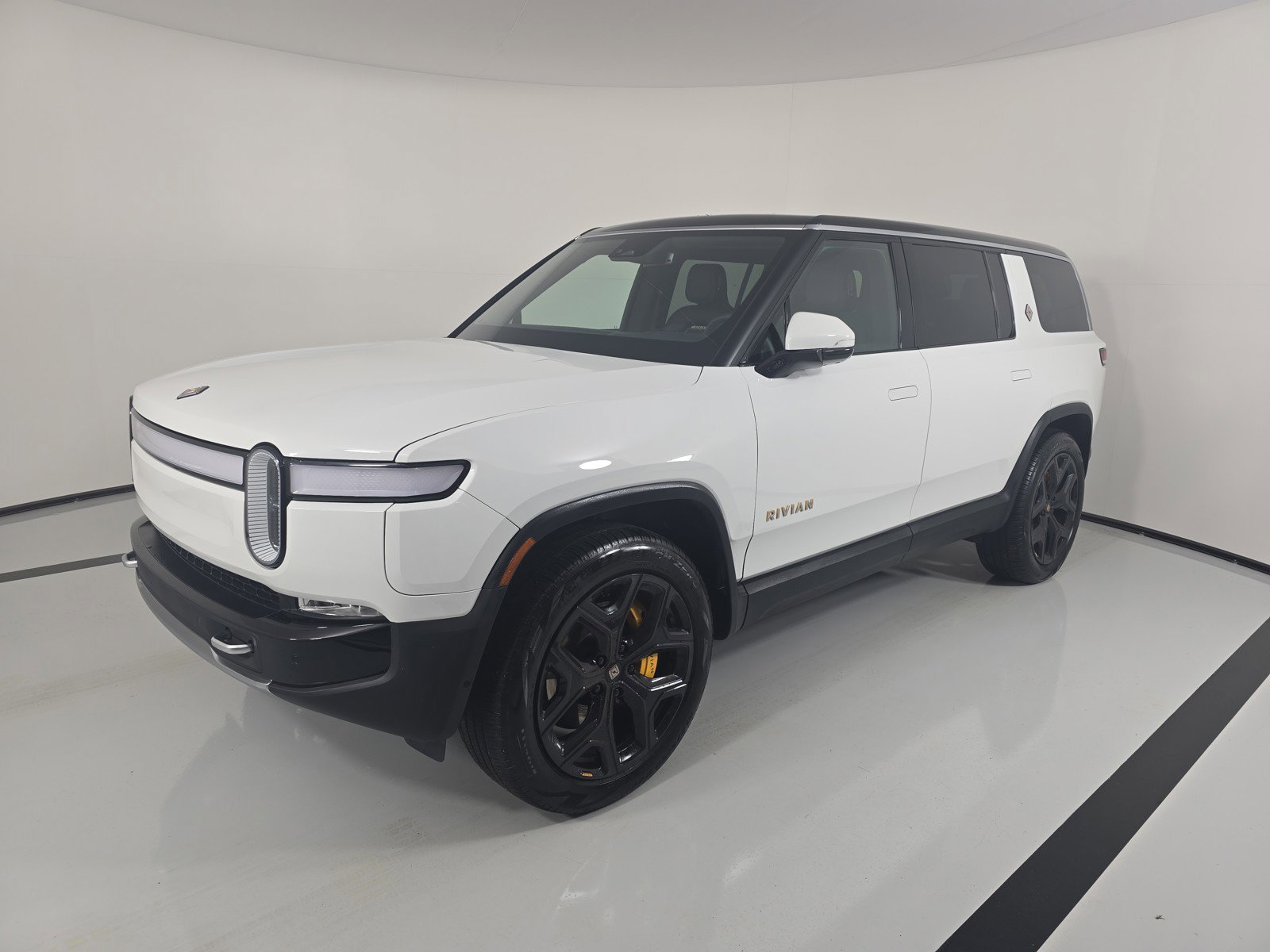 Used 2024 Rivian R1S Adventure