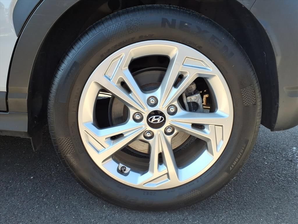 Used 2023 Hyundai Kona SEL AWD/4WD image 24