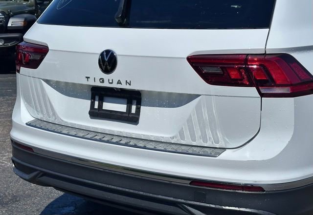 Used 2024 Volkswagen Tiguan Wolfsburg Edition FWD image 11