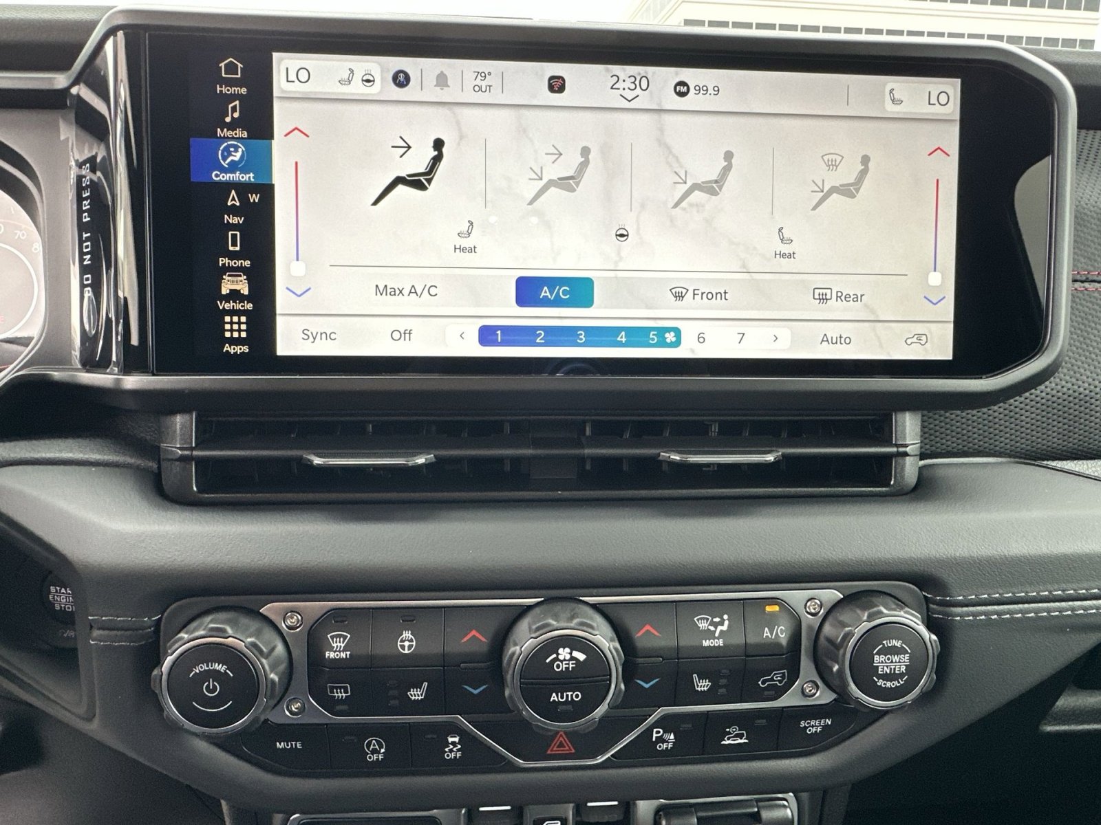 New 2025 Jeep Wrangler Unlimited Rubicon w/ Safety Group image 21